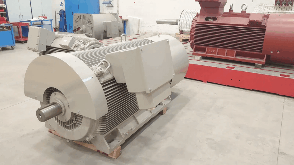2 szt. Silnik elektryczny asynchroniczny H17RL-450-06 900kW do rozdrabniacza do drewna