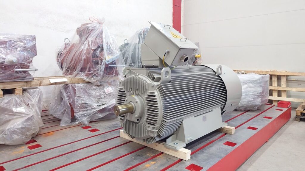 Silnik średniego napięcia z wirnikiem prętowym miedzianym H17R-500-4-ODP 1750kW do gniazda testowego