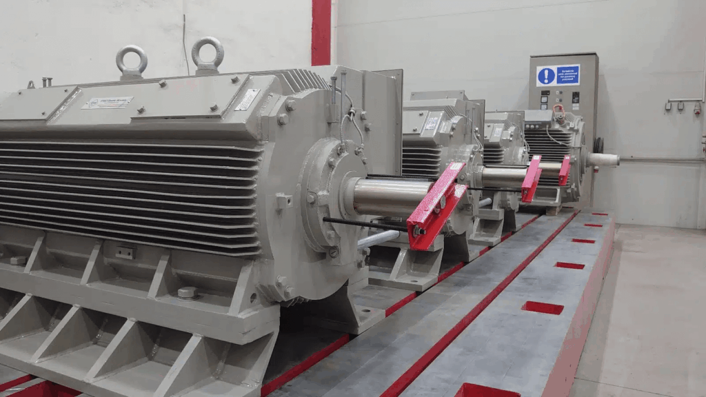 9 szt. Silnik elektryczny asynchroniczny H17R-315-500-CR-04 200kW