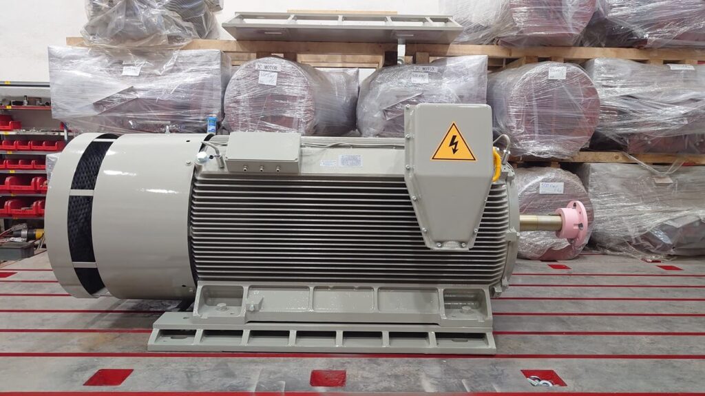 Silnik średnionapięciowy szybkoobrotowy z wirnikiem z prętów miedzianych H17R-450/560-2 1250kW do sprężarki