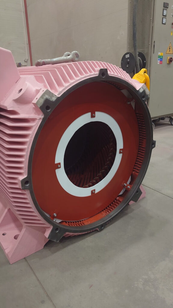 Silnik średnionapięciowy szybkoobrotowy z wirnikiem z prętów miedzianych H17R-450/560-2 1250kW do sprężarki